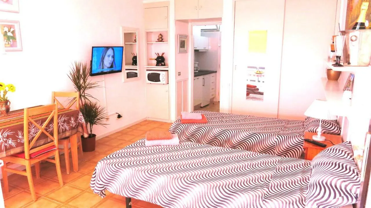 Studio In Perfect Location 플라야데라스아메리카스 아파트